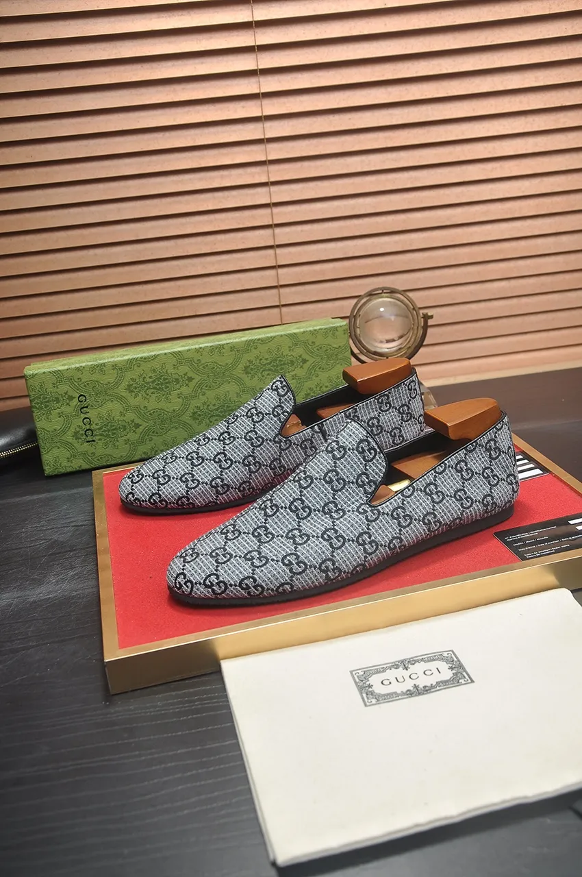 Men's men's shoes💰460💶[GUCCI Gucci] Men's wallet shoes🇮🇹Official website original 1:1 mold opening, original quality💯The upper is made of imported cowhide and Gucci original fabric➕Breathable cotton sheep lining, fine workmanship, high-end atmosphere. Has a fashionable and exemplary look. Rubber wear-resistant and anti-slip outsole. Code number: 38-44